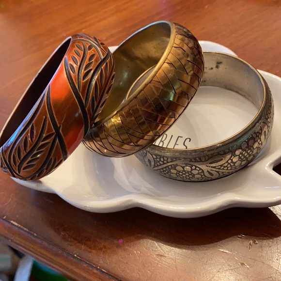 Three 70’s 80’s 90’s cuff bracelets - Picture 6 of 6